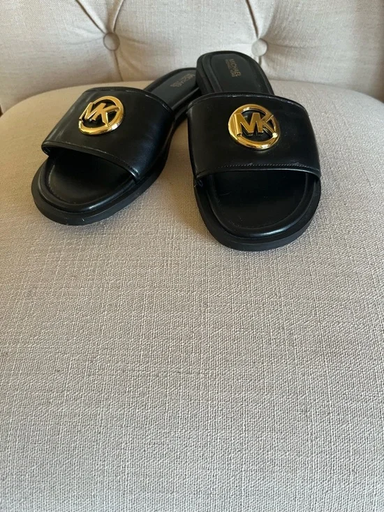 Michael Kors MK Logo Slide Sandals Black Leather Gold Hardware Size 8.5 Summer - Picture 2 of 9